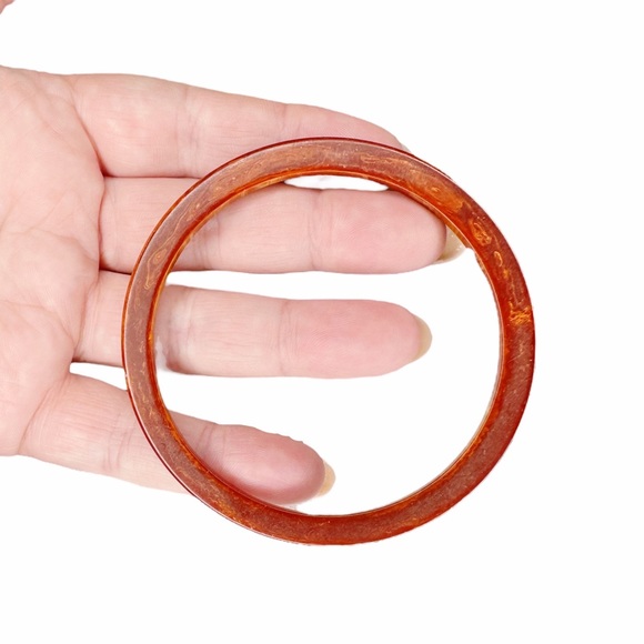 Vintage Bakelite Marbled Red Thin Bangle Bracelet Tested - Picture 4 of 4